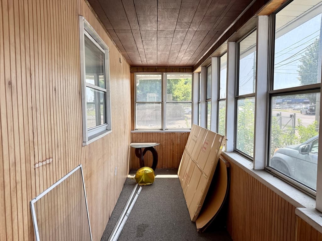 398 Main St, Springfield MA 01151 photo 2