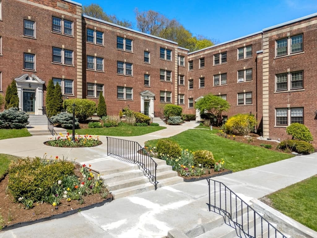 1490 Beacon St # 3, Brookline MA 02446 photo 25