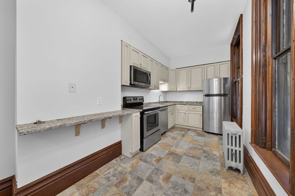 533 Locust St # 3, Fall River MA 02720 photo 10