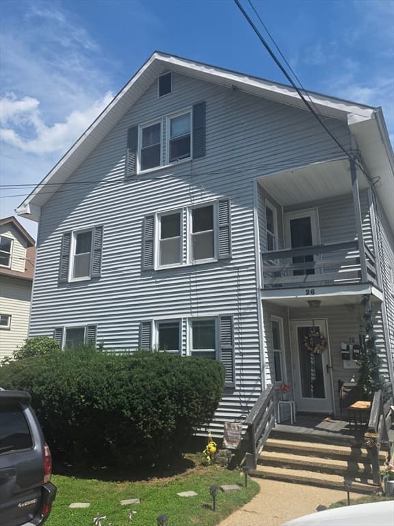 26 Harding Ct, Southbridge MA 01550 photo 2