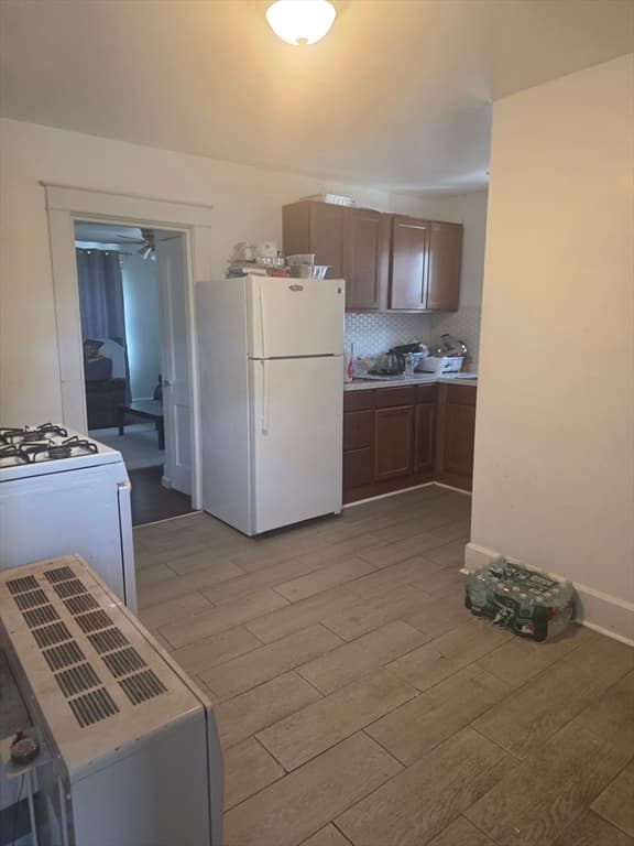 26 Harding Ct, Southbridge MA 01550 photo 5