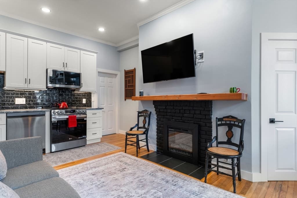 560 Columbus Avenue # 1, Boston MA 02118