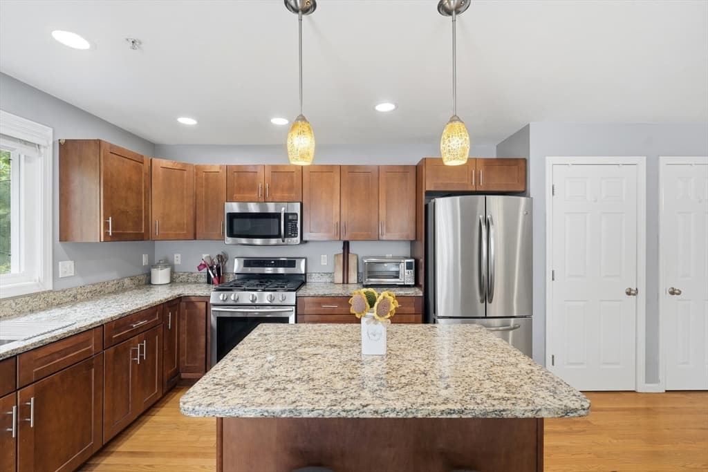 23 Governors Way # D, Milford MA 01757 photo 9