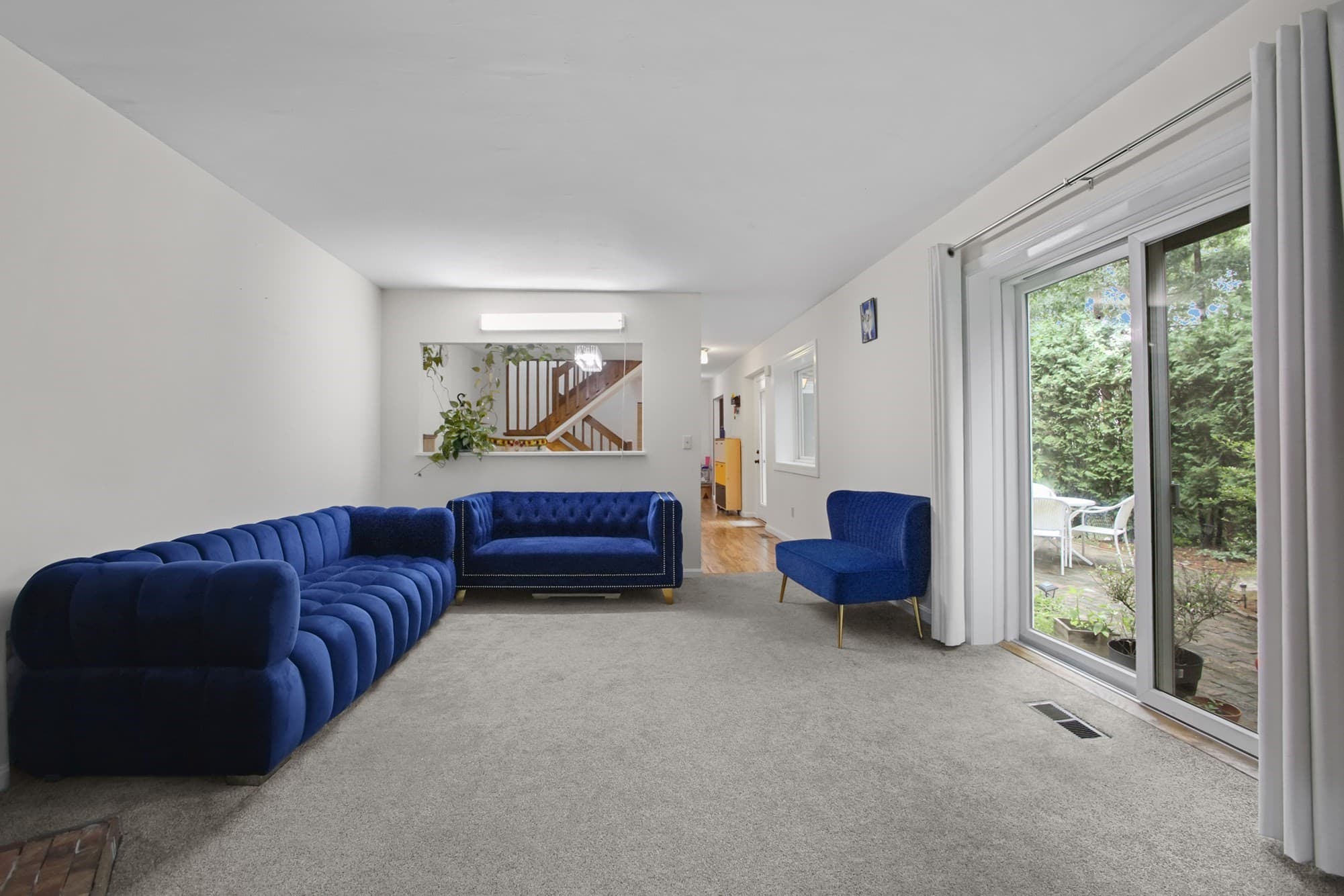 Condominium at 5 Highness Dr # 5, Uxbridge MA 01569, Uxbridge, photo 2 of 21