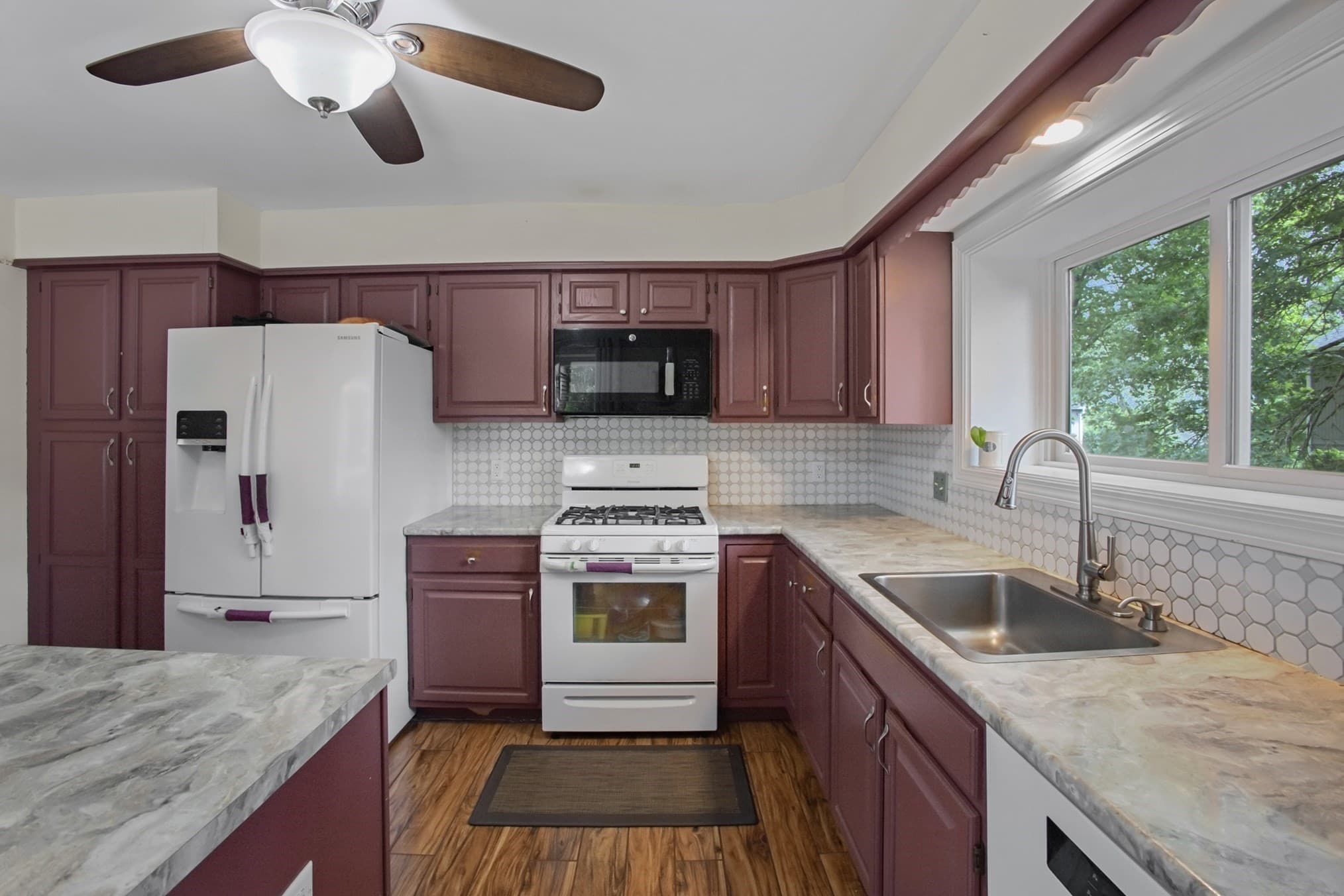 Condominium at 5 Highness Dr # 5, Uxbridge MA 01569, Uxbridge, photo 6 of 21