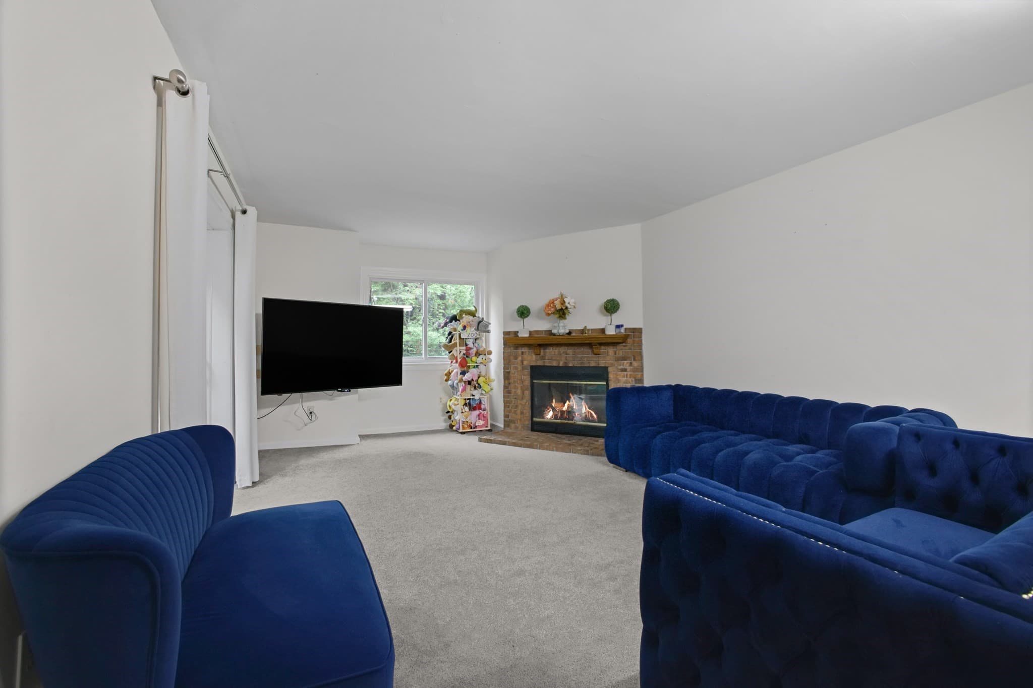 Condominium at 5 Highness Dr # 5, Uxbridge MA 01569, Uxbridge, photo 3 of 21