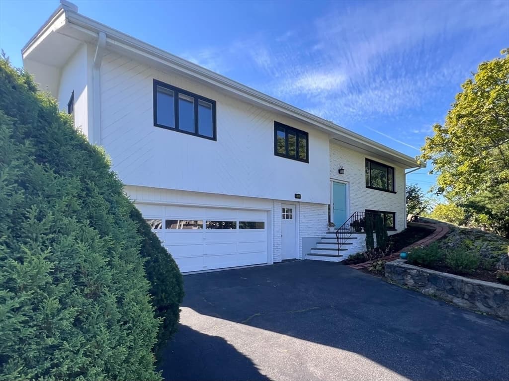 Single Family Residence at 20 Parsons Dr., Swampscott MA 01907, Swampscott, photo 2 of 30