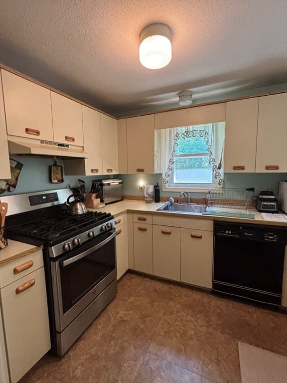 54 Lantern Lane # 2, Dracut MA 01826 photo 5