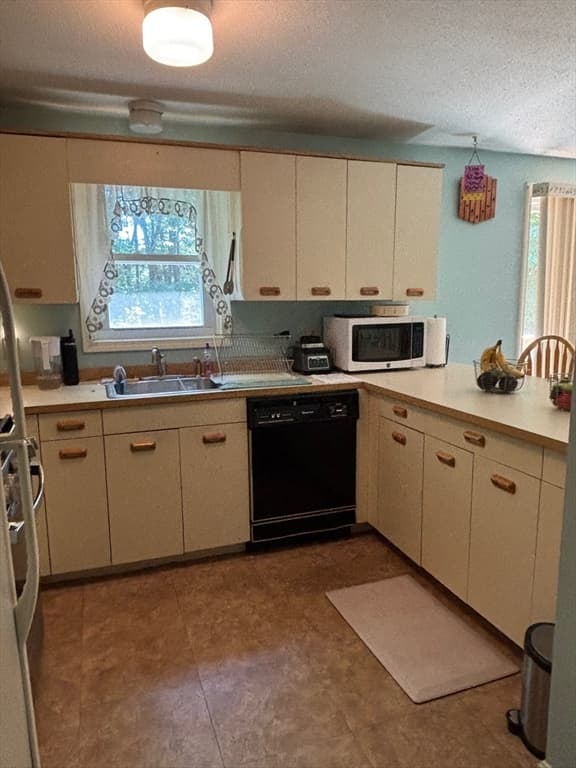 54 Lantern Lane # 2, Dracut MA 01826 photo 4