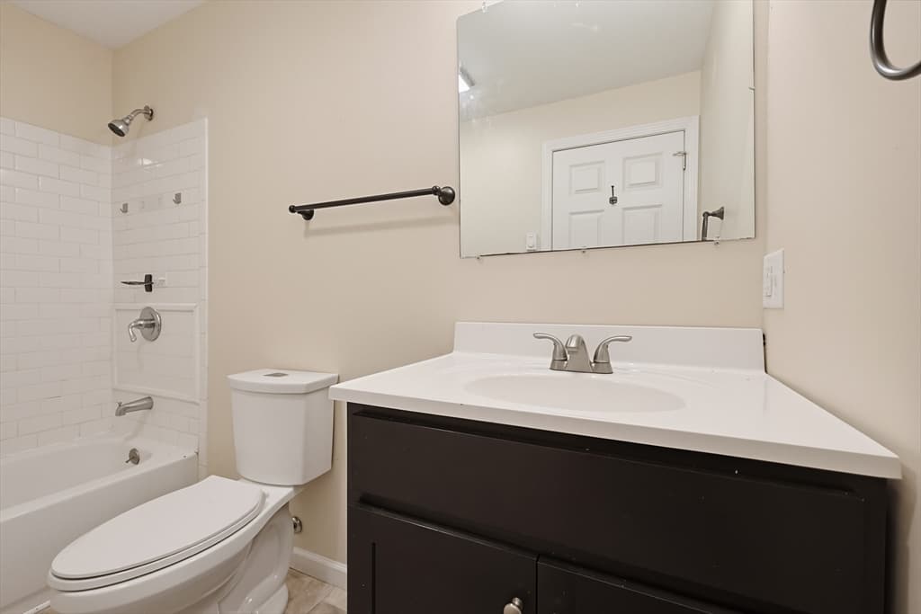 4 Family at 32 North St, Warren MA 01083, Warren, photo 8 of 10