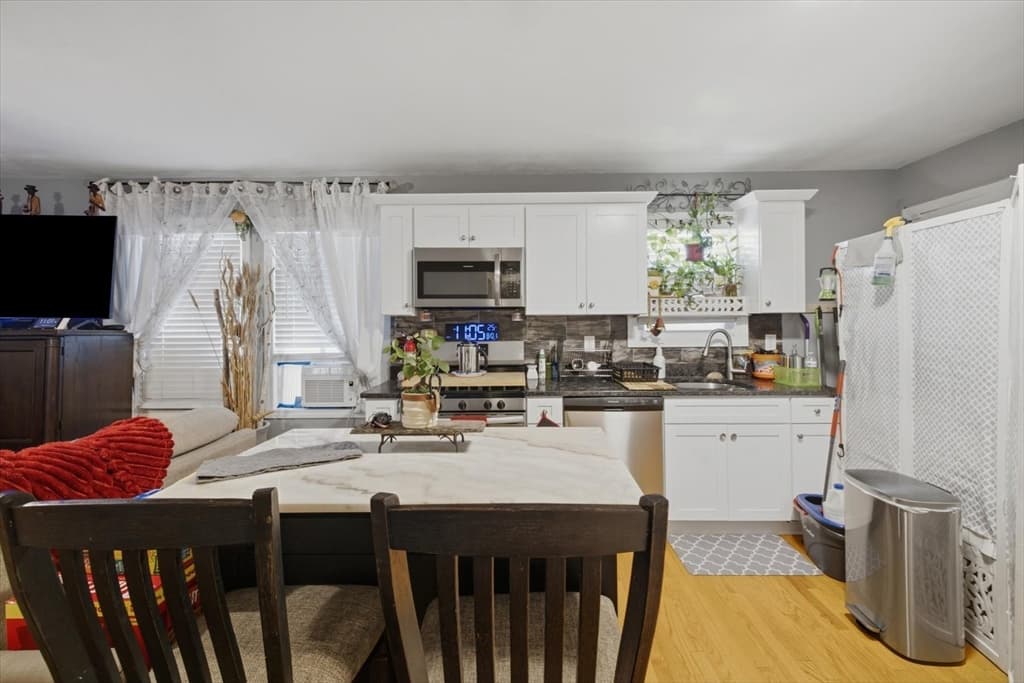 20 Riverside Sq, Boston MA 02136 photo 5