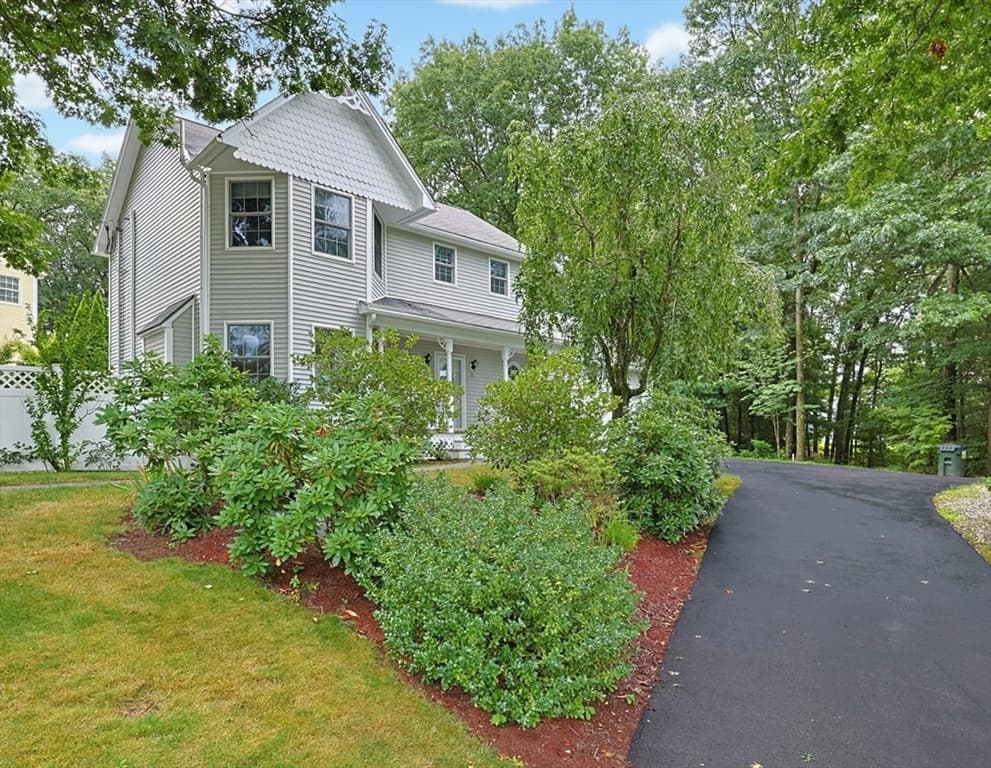 29 Brookside Avenue, Webster MA 01570
