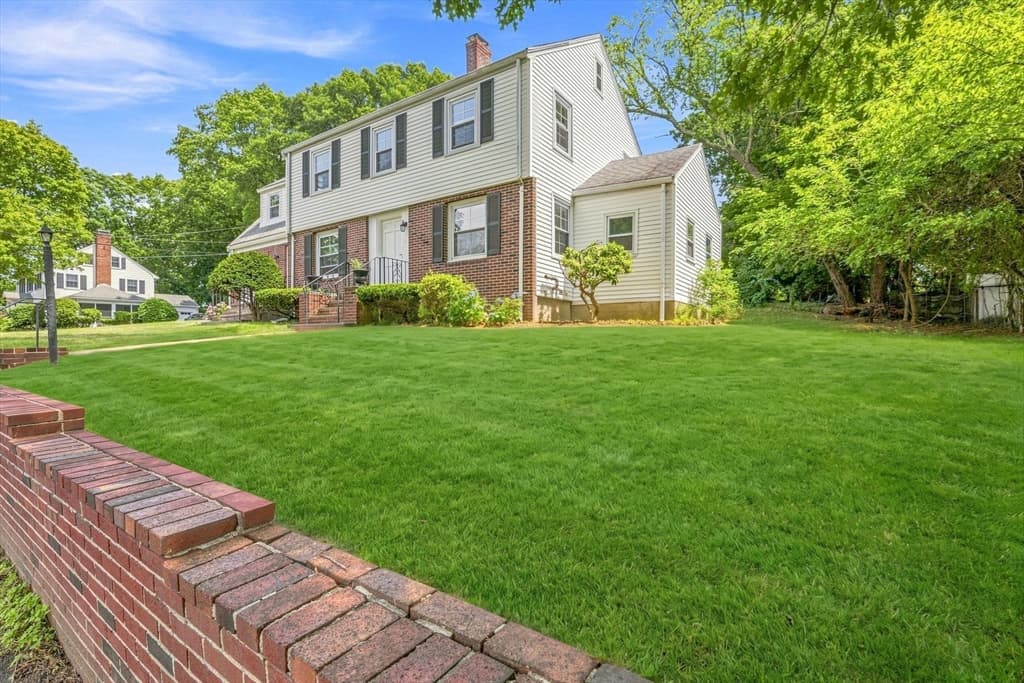 Single Family Residence at 49 Parkside Circle, Braintree MA 02184, photo 2 of 41