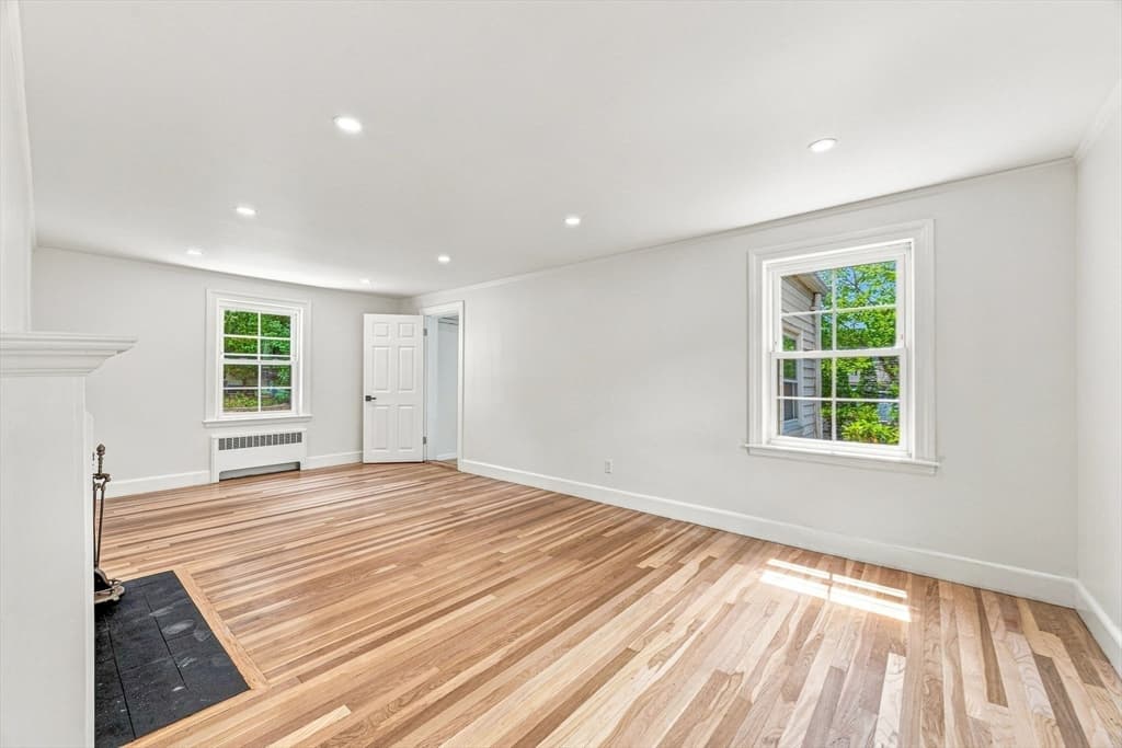 Single Family Residence at 49 Parkside Circle, Braintree MA 02184, photo 7 of 41