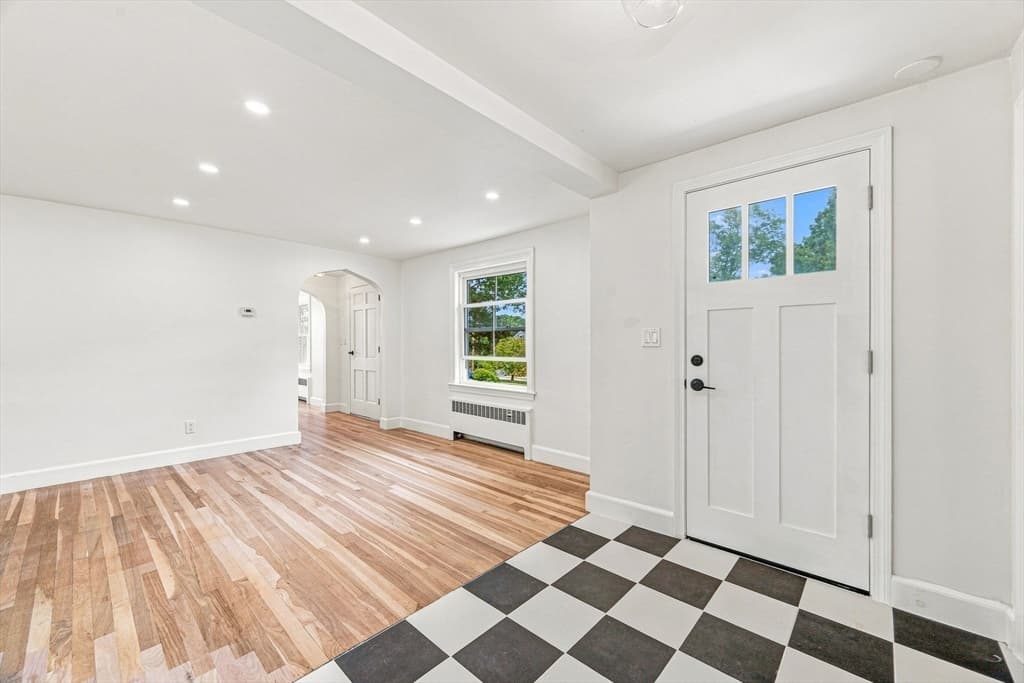 Single Family Residence at 49 Parkside Circle, Braintree MA 02184, photo 10 of 41
