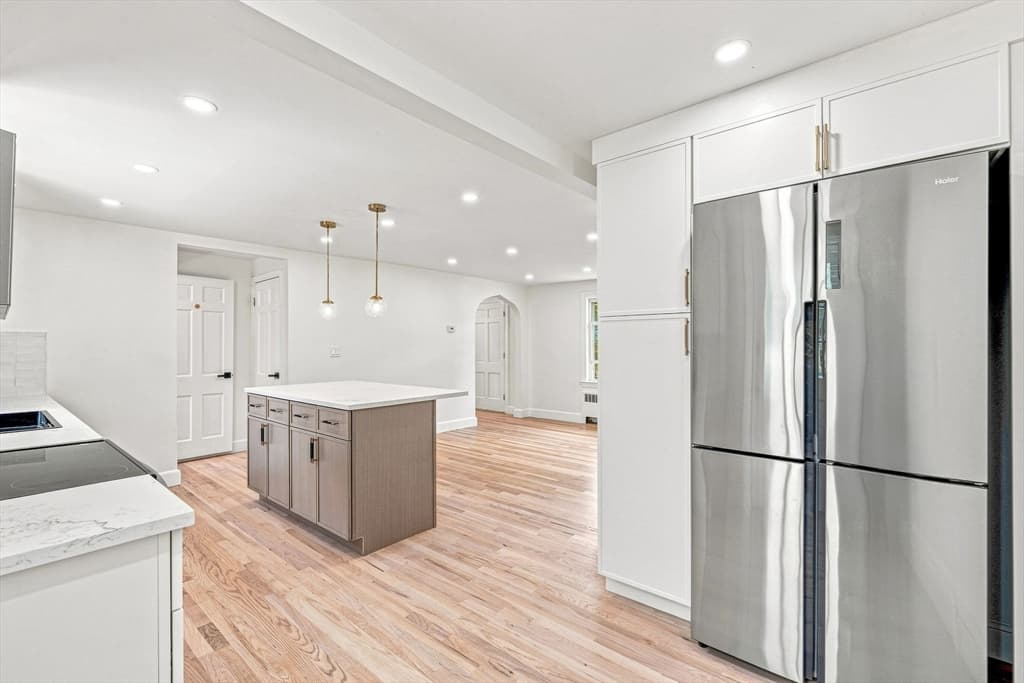 Single Family Residence at 49 Parkside Circle, Braintree MA 02184, photo 15 of 41