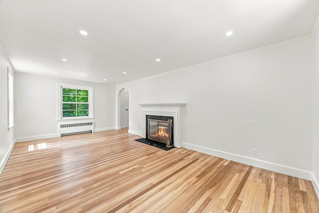 Single Family Residence at 49 Parkside Circle, Braintree MA 02184, photo 4 of 41