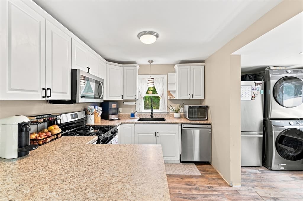 40 Lake Shore Dr, Middleboro MA 02346 photo 7