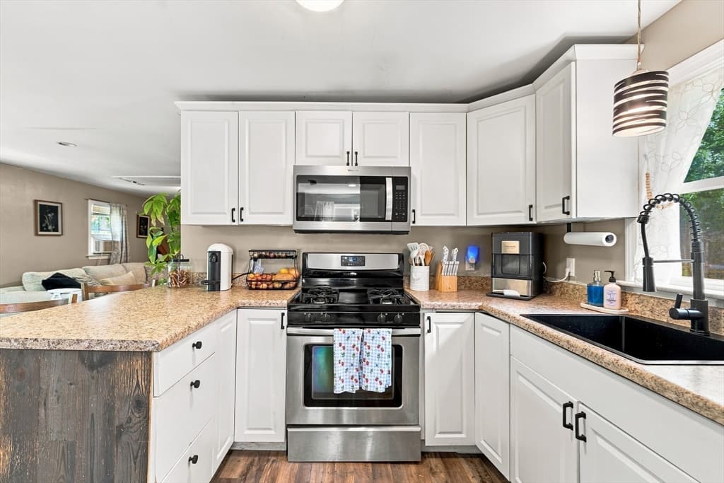 40 Lake Shore Dr, Middleboro MA 02346 photo 8