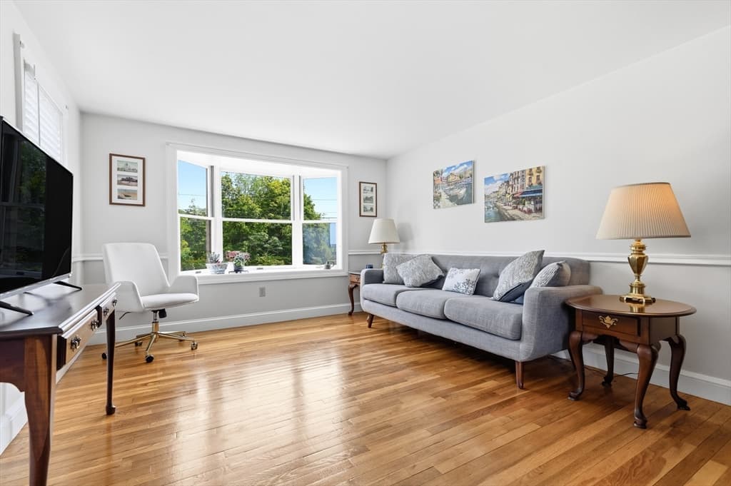 49 Edgeworth St, Weymouth MA 02189 photo 3
