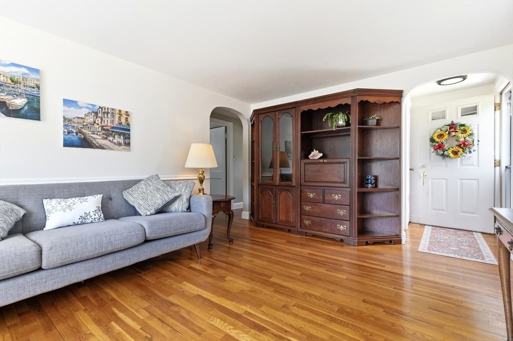 49 Edgeworth St, Weymouth MA 02189 photo 4