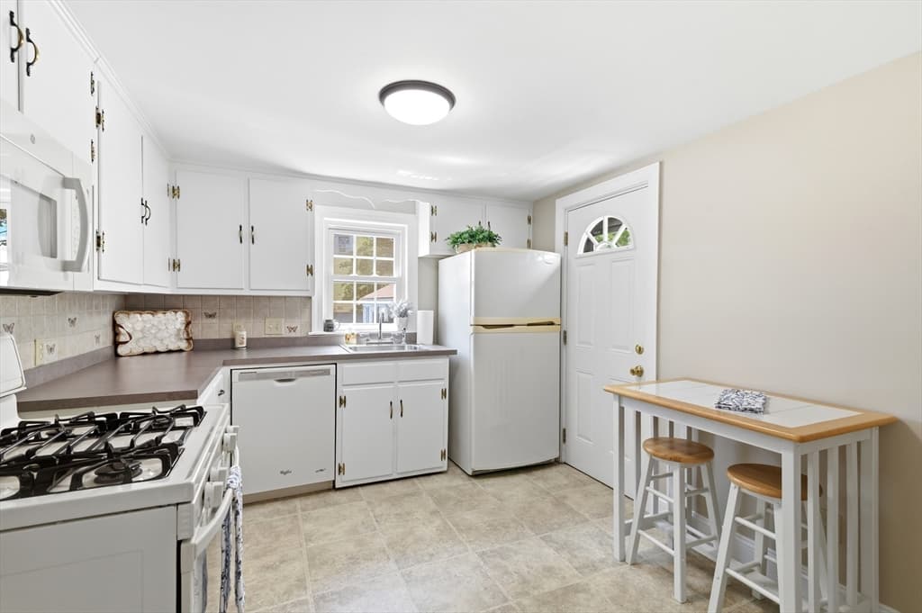 49 Edgeworth St, Weymouth MA 02189 photo 8