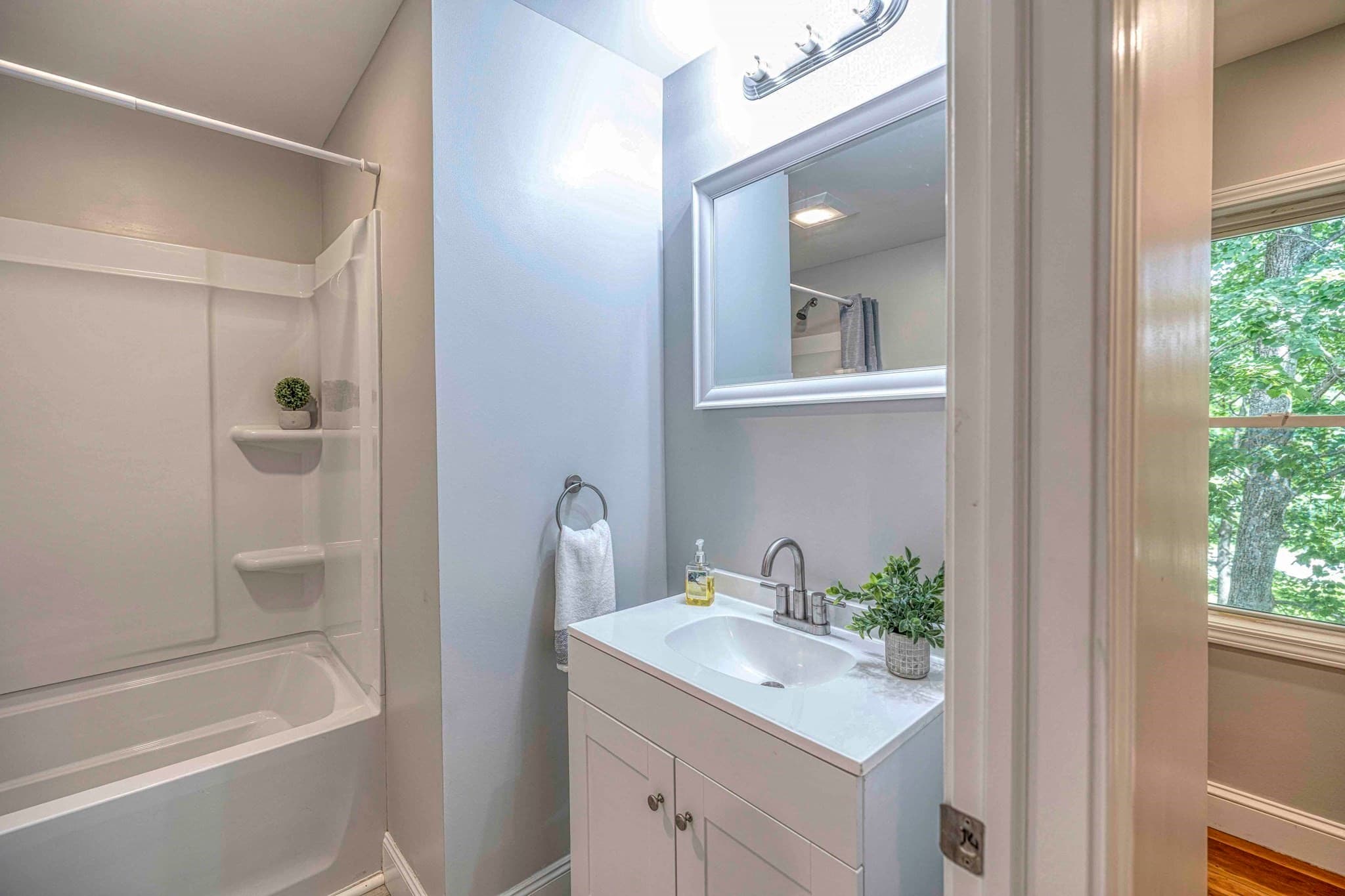 Single Family Residence at 112 Dewolf St, New Bedford MA 02740, photo 11 of 24