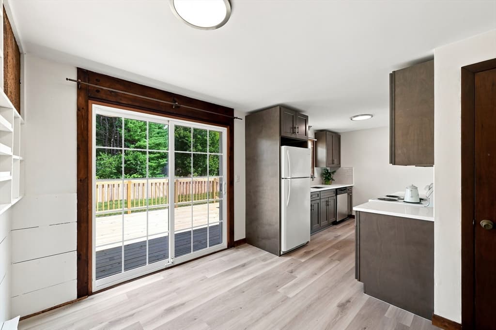 15 Peterson Cir, Agawam MA 01030 photo 9