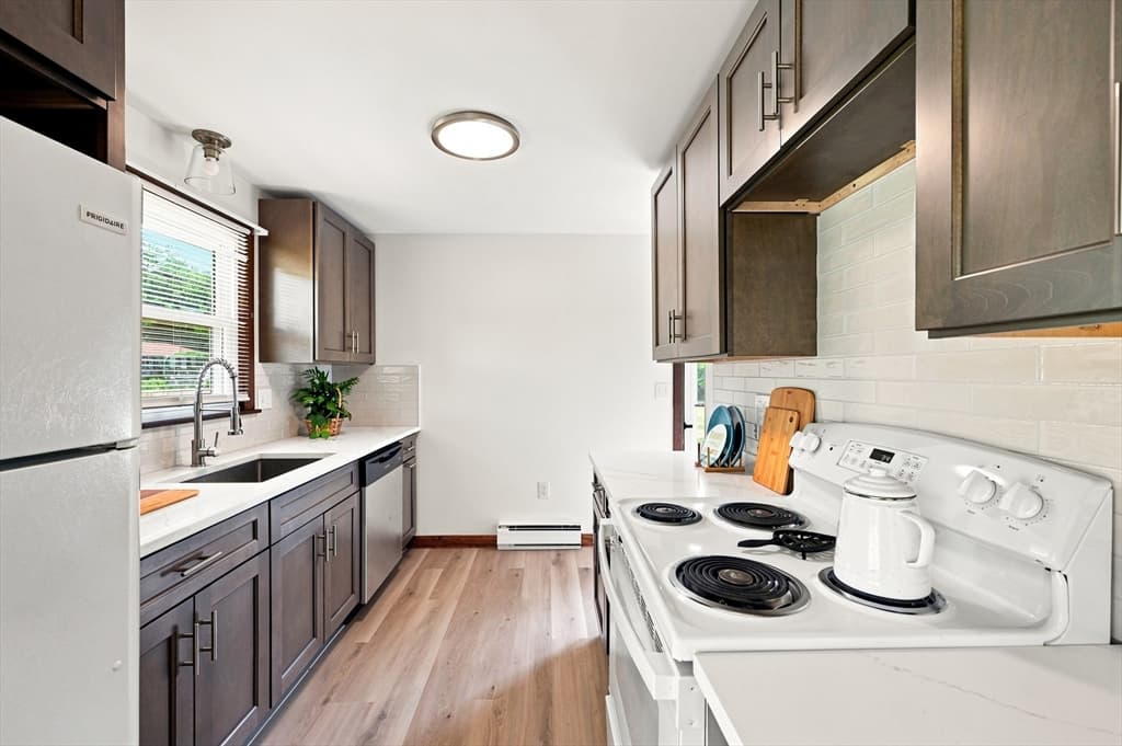 15 Peterson Cir, Agawam MA 01030 photo 8