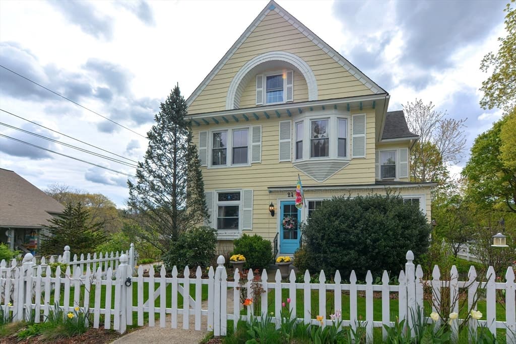 24 Main St, Upton MA 01568 photo 2