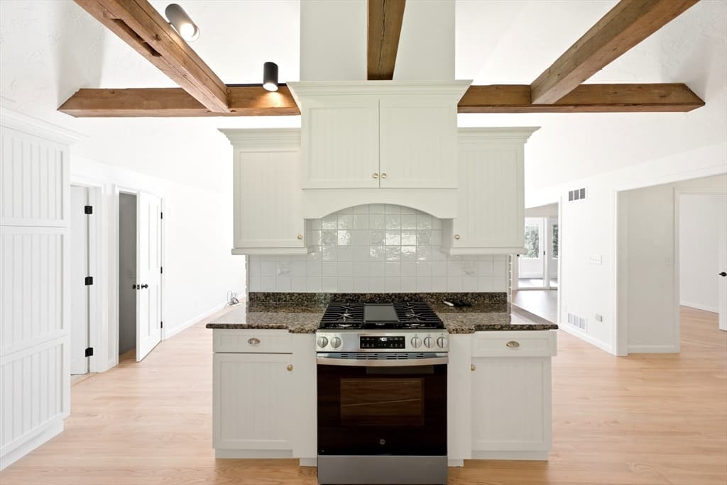 61 Clifford Rd, Plymouth MA 02360 photo 11