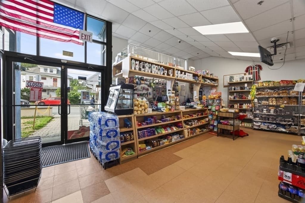 342 Washington St, Quincy MA 02169 photo 6