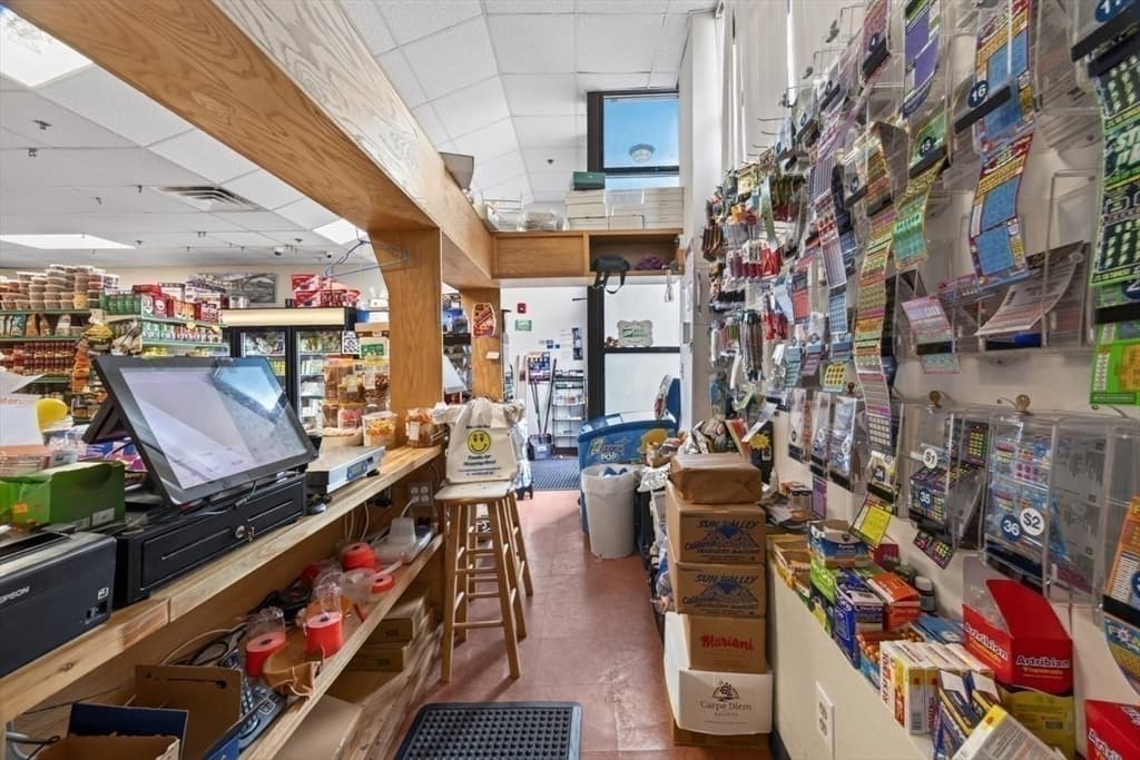 342 Washington St, Quincy MA 02169 photo 10