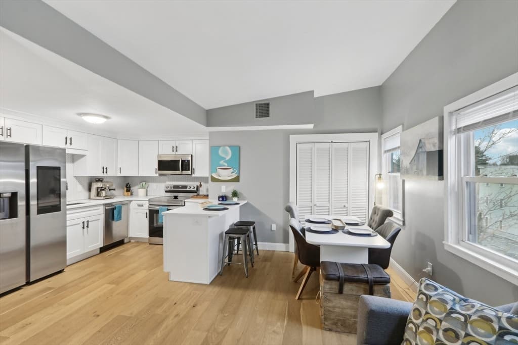 115 West Seventh # 3, Boston MA 02127 photo 2