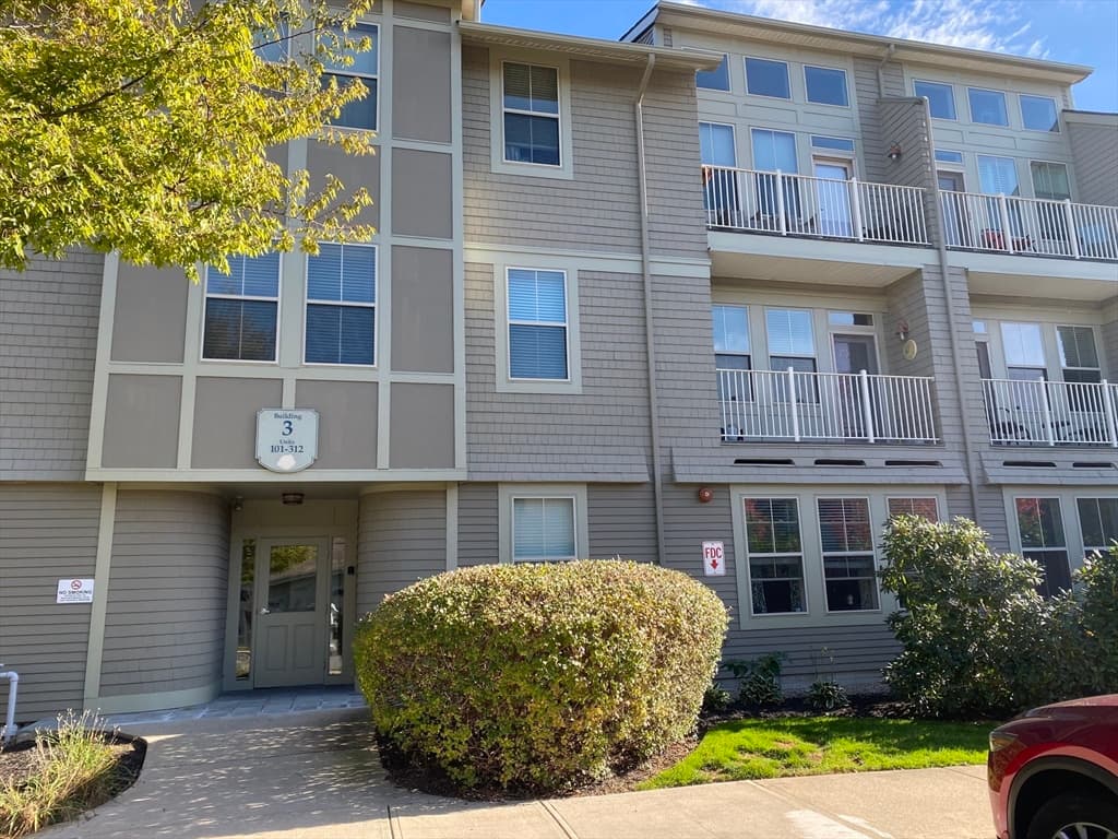 Condominium at 3 Harvest Dr # 207, North Andover MA 01845, photo 2 of 26