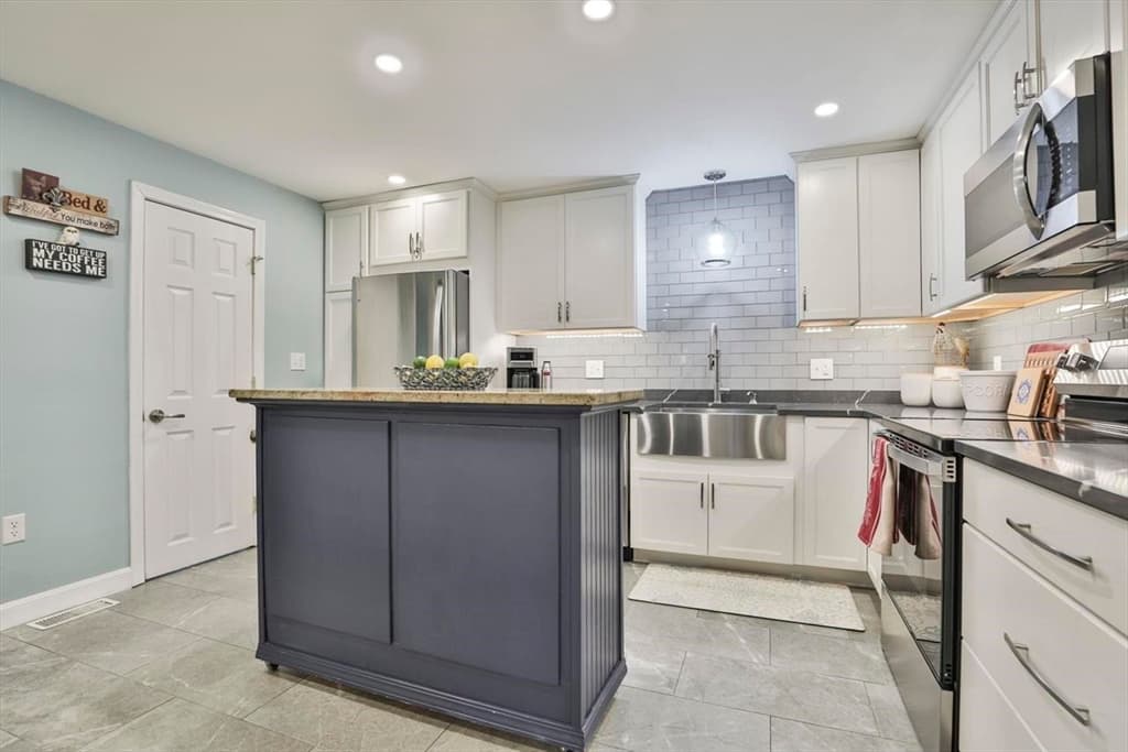 9 Candy Ln, Merrimack NH 03054 photo 11