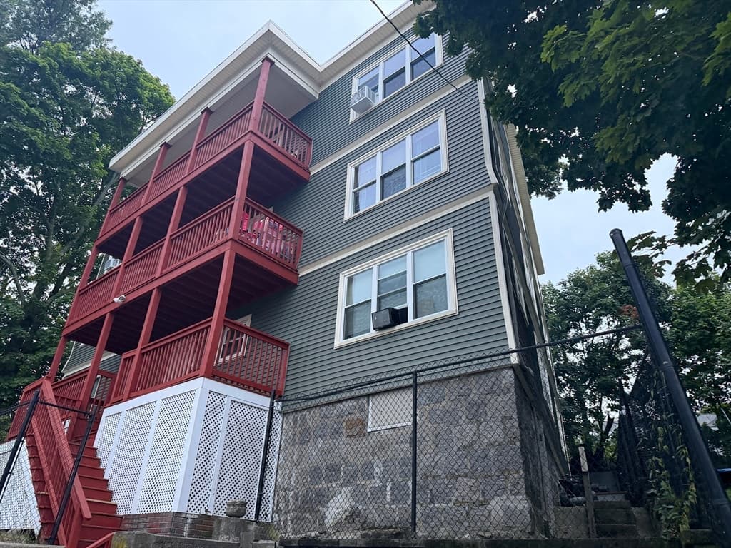 125 Rosseter St, Boston MA 02121 photo 8