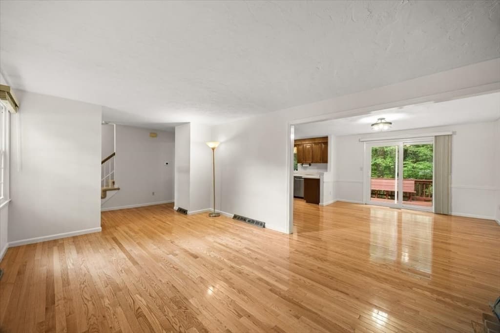 28 Camelot Ct # 28, Stoughton MA 02072 photo 17