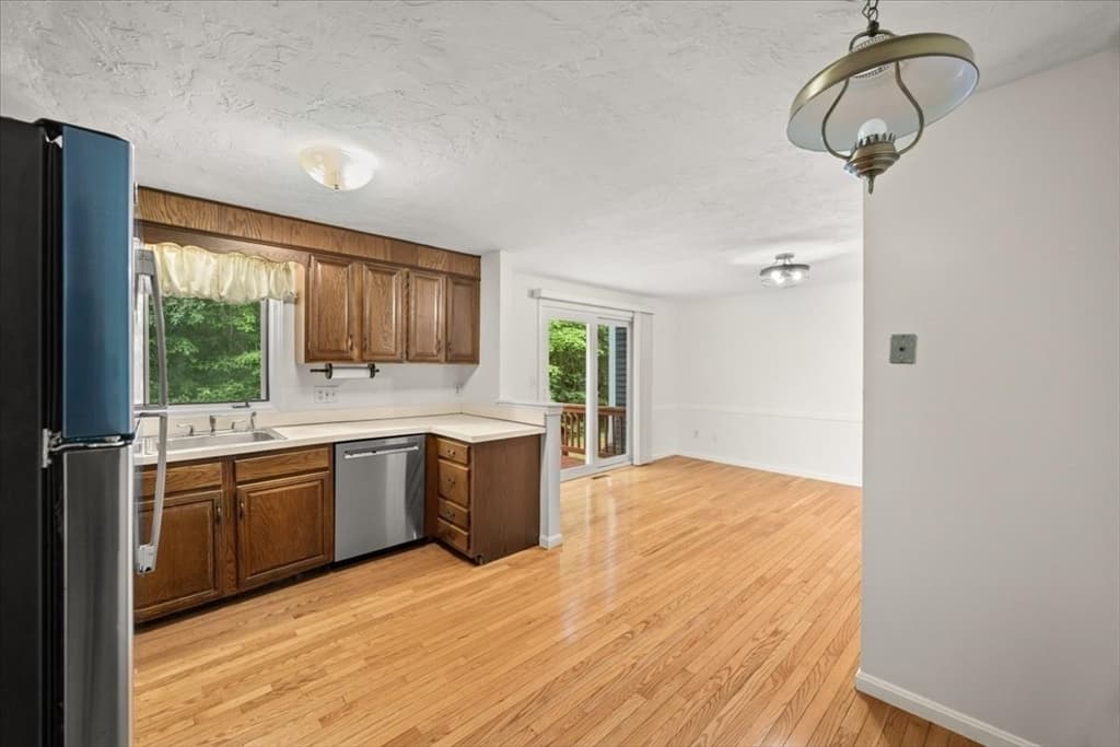 28 Camelot Ct # 28, Stoughton MA 02072 photo 7