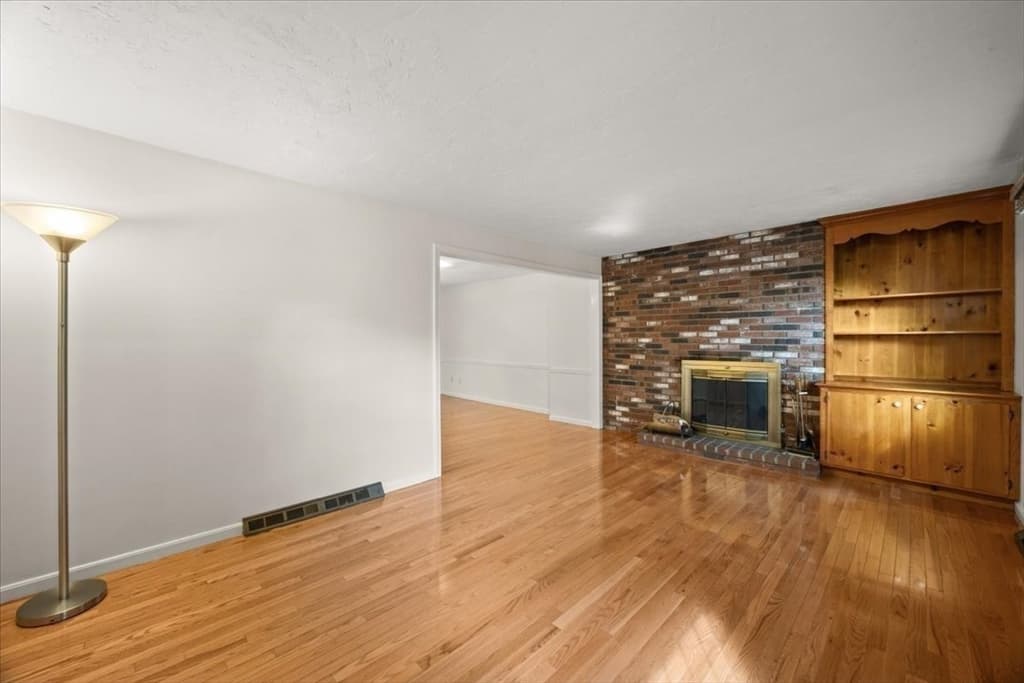 28 Camelot Ct # 28, Stoughton MA 02072 photo 14