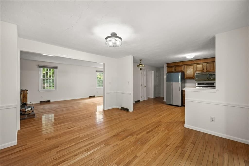 28 Camelot Ct # 28, Stoughton MA 02072 photo 8