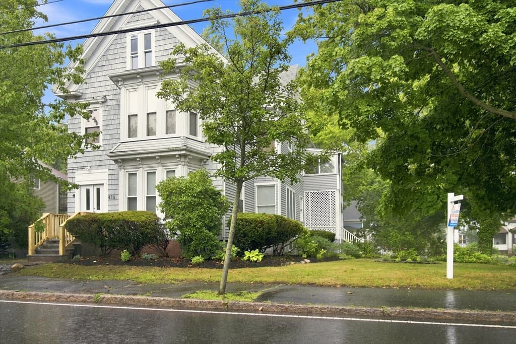 418 Ash St, Brockton MA 02301