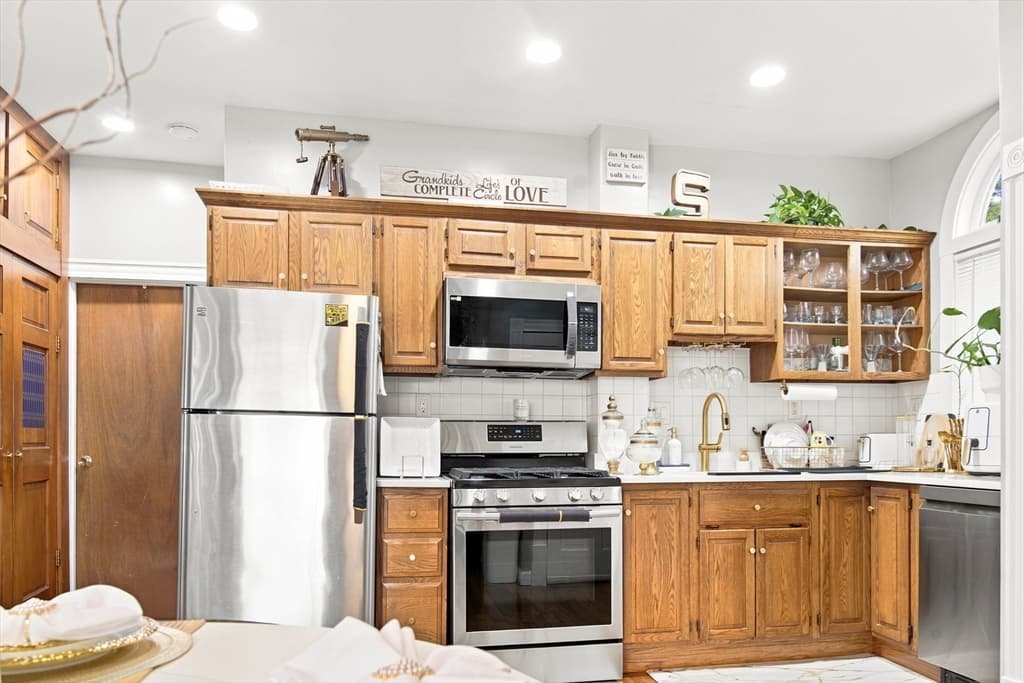 418 Ash St, Brockton MA 02301 photo 15