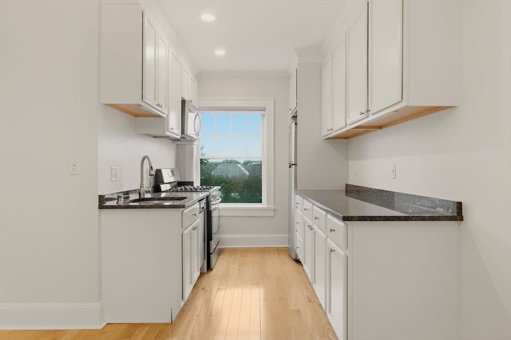 21 Bradlee Rd # 32, Medford MA 02155 photo 6