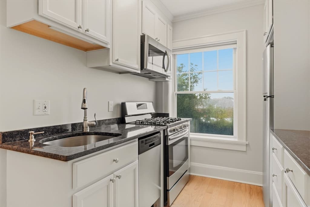 21 Bradlee Rd # 32, Medford MA 02155 photo 7