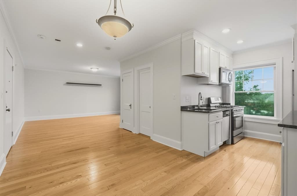 21 Bradlee Rd # 32, Medford MA 02155 photo 5