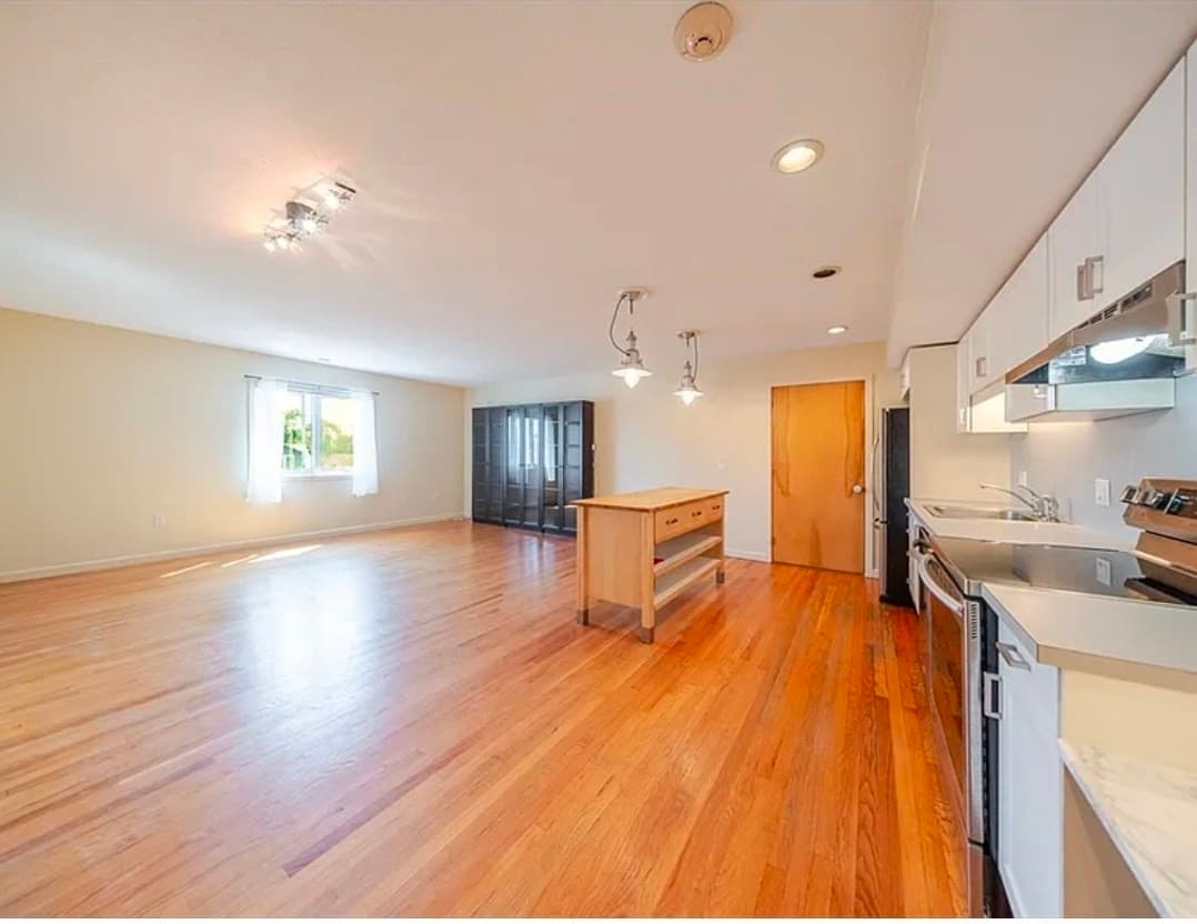 Condominium at 351 Pleasant St # 9, Northampton MA 01060, Northampton, photo 3 of 17