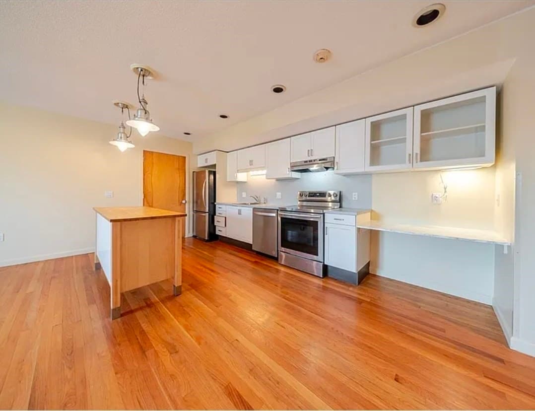Condominium at 351 Pleasant St # 9, Northampton MA 01060, Northampton, photo 4 of 17