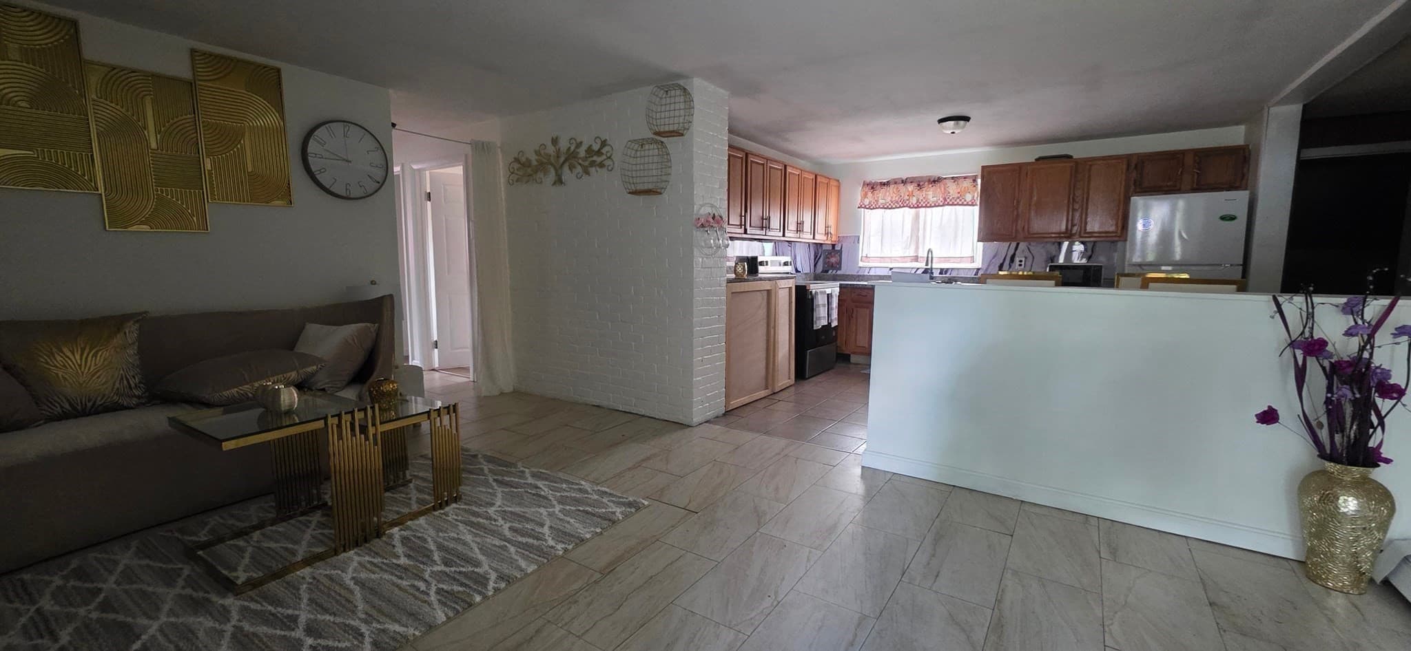 Single Family Residence at 126 Lynn Rd, Brockton MA 02302, photo 2 of 25