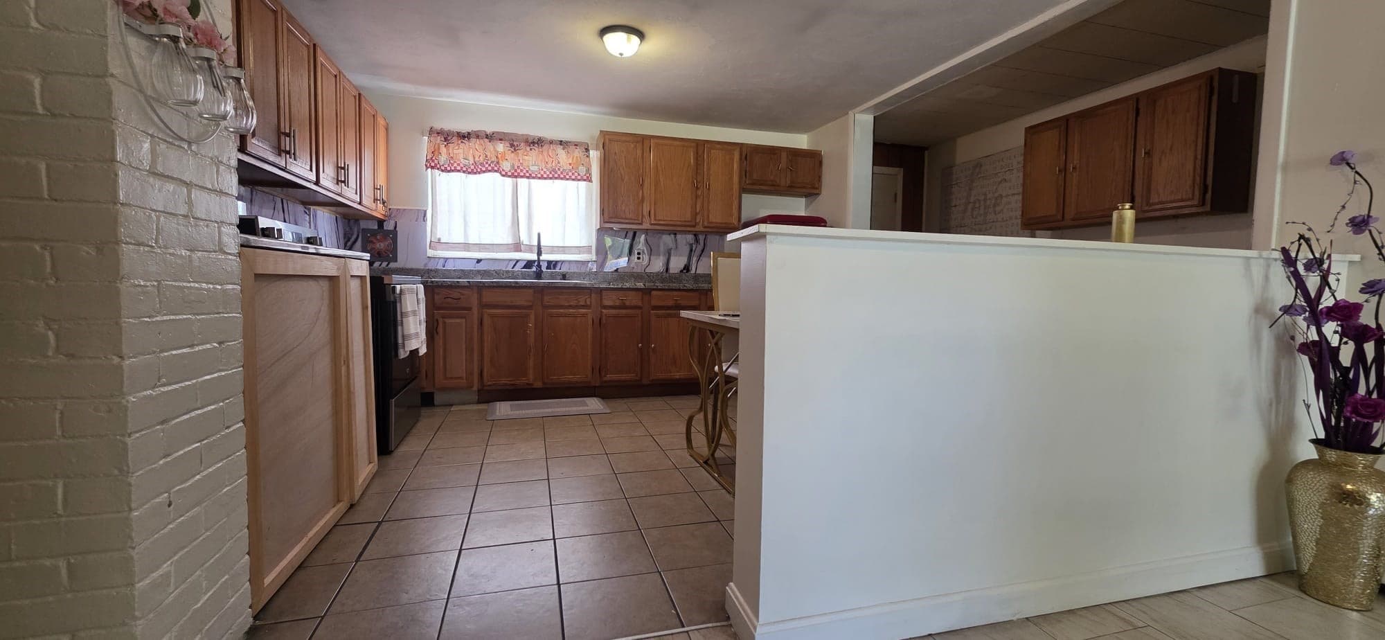 Single Family Residence at 126 Lynn Rd, Brockton MA 02302, photo 5 of 25